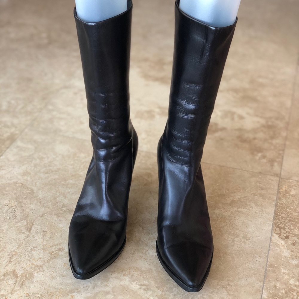 Chic, black Helmut Lang boots